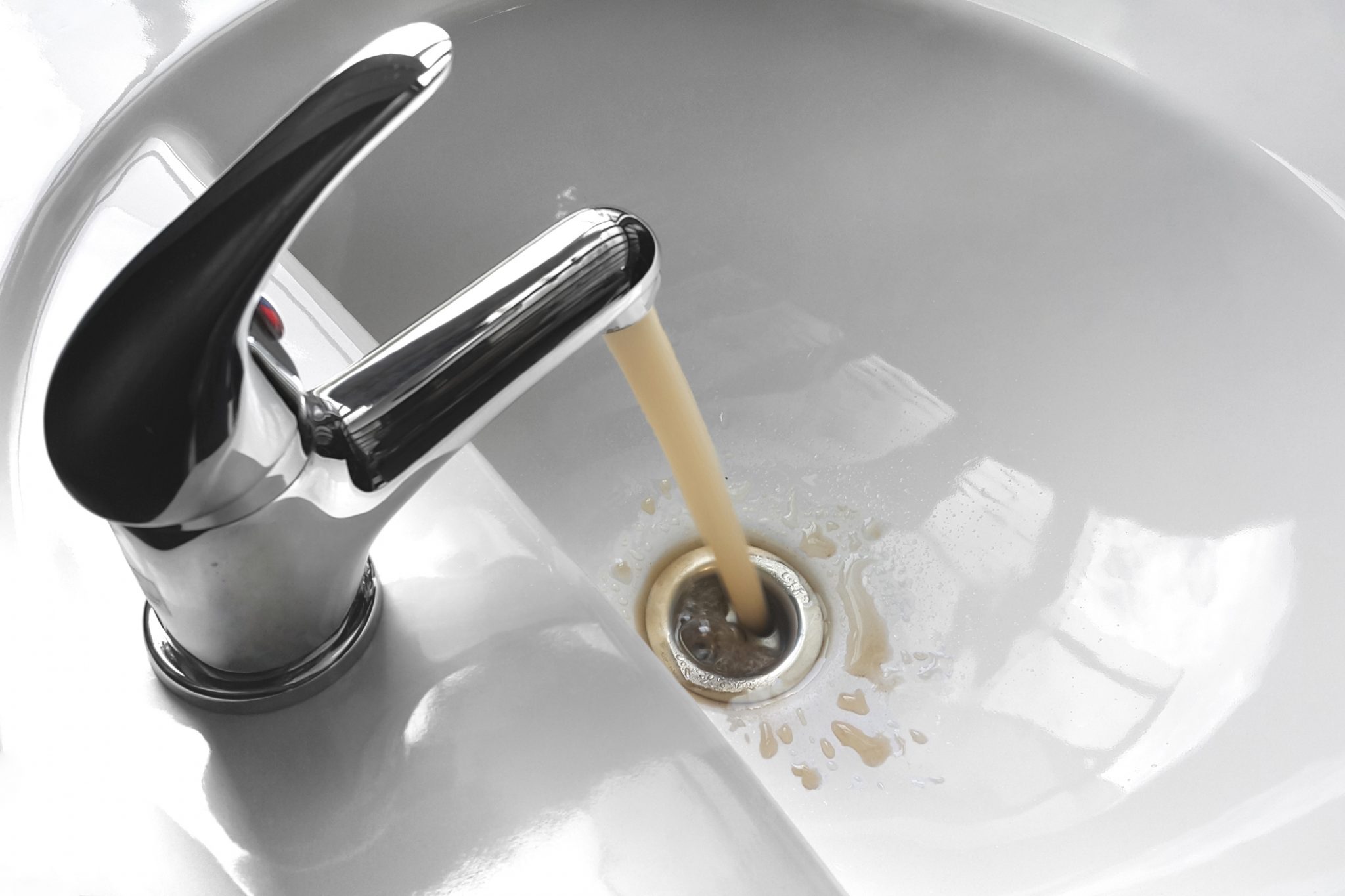 How to Diagnose and Fix Cloudy Tap Water